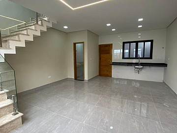 Sobrado novo em condom�nio