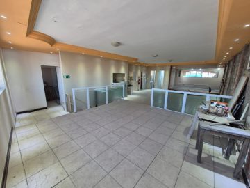 Salo comercial em pavimento superior