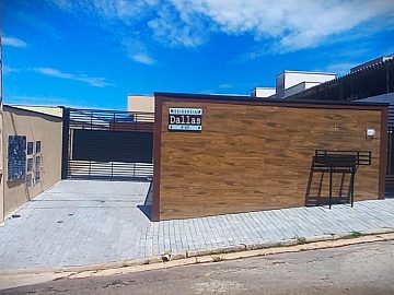 Casa t�rrea nova em condom�nio