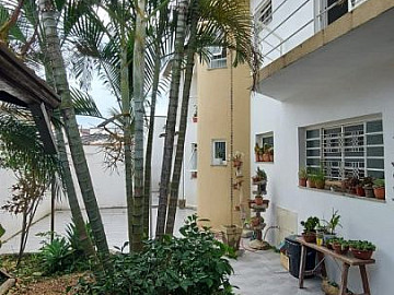 Sobrado + 2 sal�es comerciais