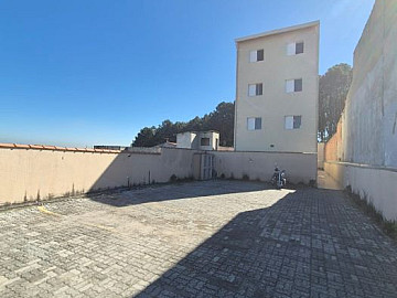 Apartamento t�rreo com quintal para loca��o