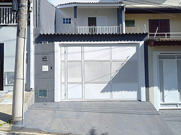 Sobrado novo � venda em Cezar de Souza