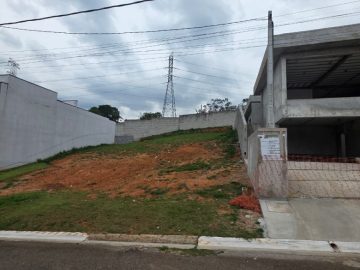 Terreno 10x30m no Condomnio Veneza