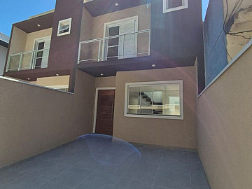 Sobrado novo � venda na Vila Cintra