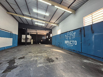 Galp�o de 228m� para loca��o